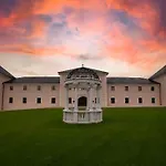 ホテル Chateau Sanov 5*