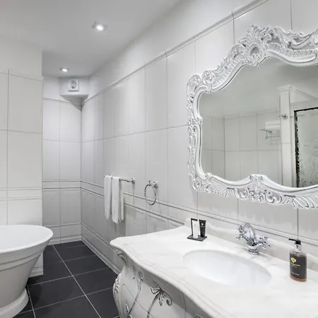 Chateau Sanov 酒店 5*