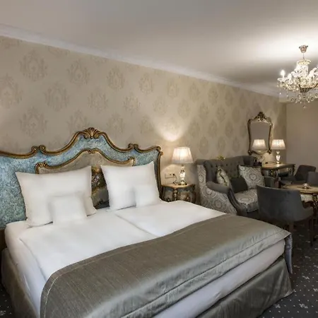 Chateau Sanov 酒店