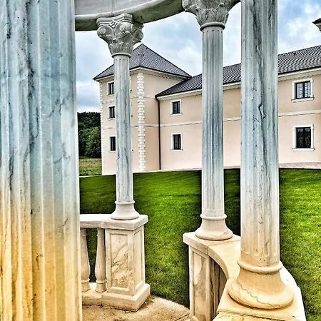 Chateau Sanov 5*