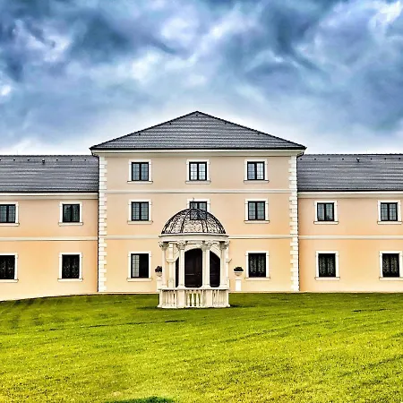 Hotel Chateau Sanov 5*