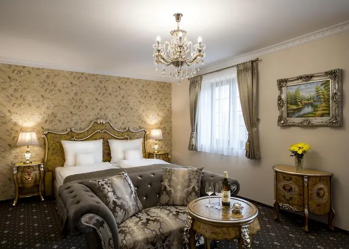Chateau Sanov מלון 5*