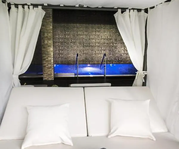 Chateau Sanov מלון 5*